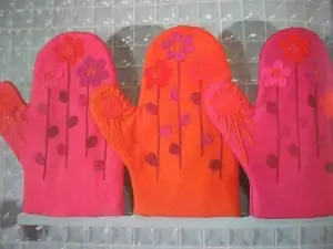 Cute and efficient oven mitts