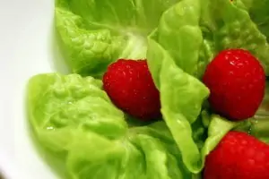 Keeping lettuce fresh in your fridge isn't as hard as you might have thought!