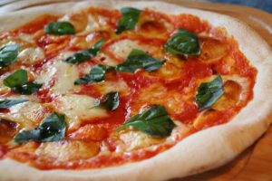 Pizza Margherita's toppings are easy to remember: just think of the Italian flag!
