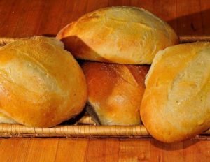 Your homemade bread deserves the best. Get it a bread box!